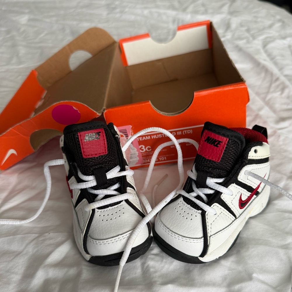 Nike Team Hustle III (TD) 2009 RARE FIND